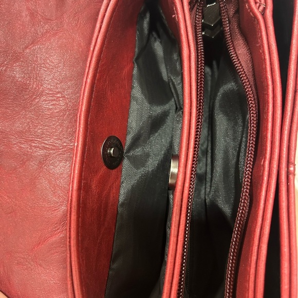 Chic Maroon Leather Crossbody Bag - Picture 3 of 4